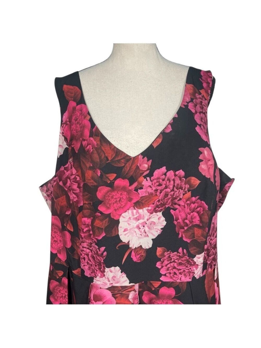 City Chic Sleeveless Floral Dress - Picture 3 of 4